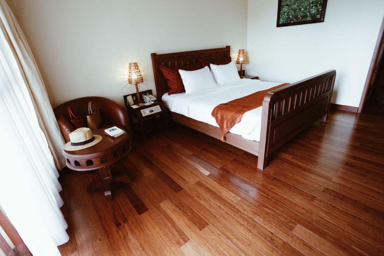 Royal Angkor Resort & Spa Siem Reap Exterior photo
